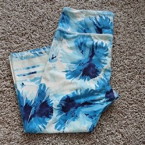 Fabletics Blue Floral Capri Leggings